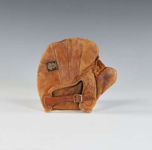 c. 1910's A.J. Reach 8F Fielders Mitt Back